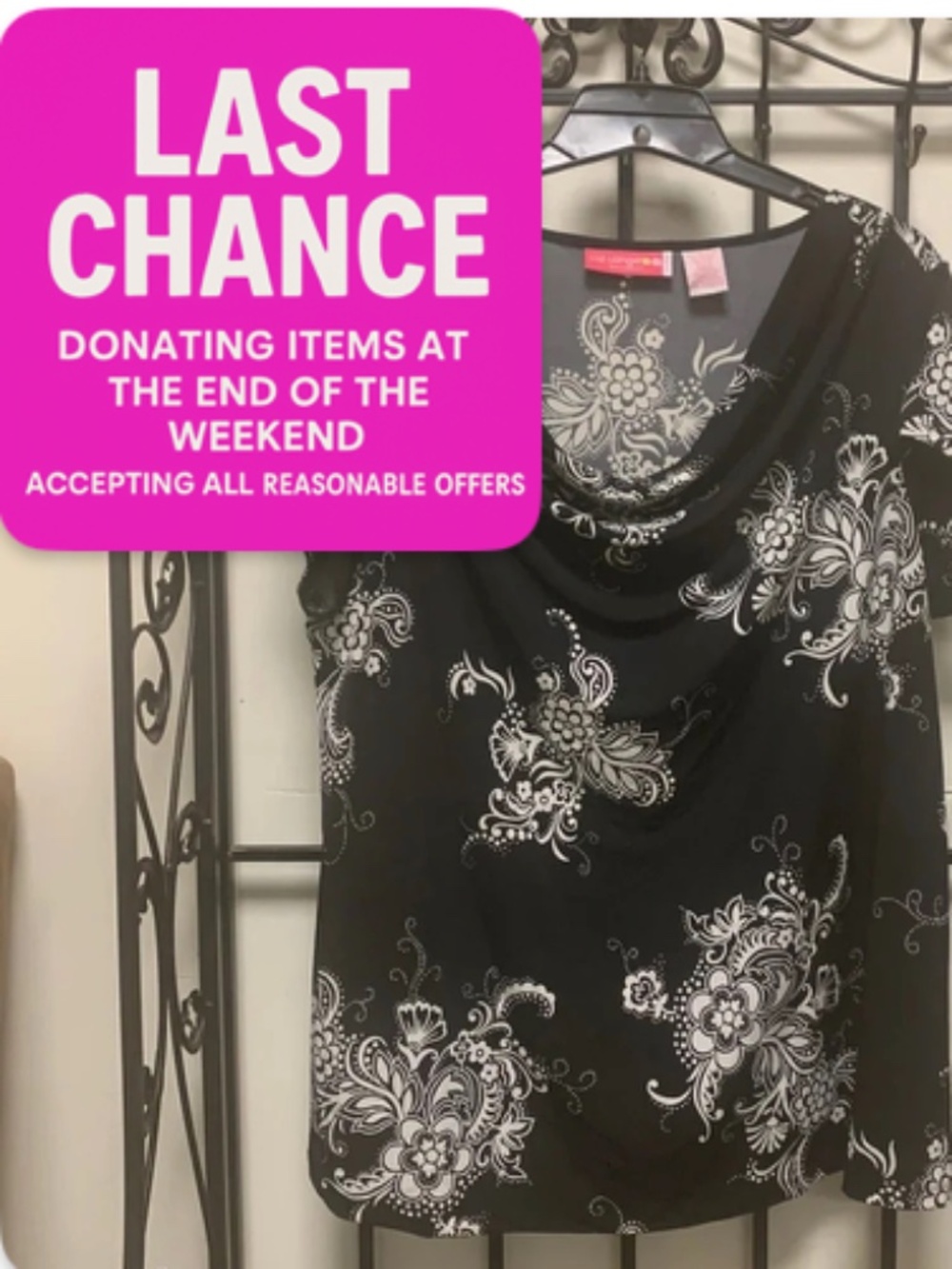 Liz Lange brand Maternity Top- black & white floral, draped scoop neckline Sz L